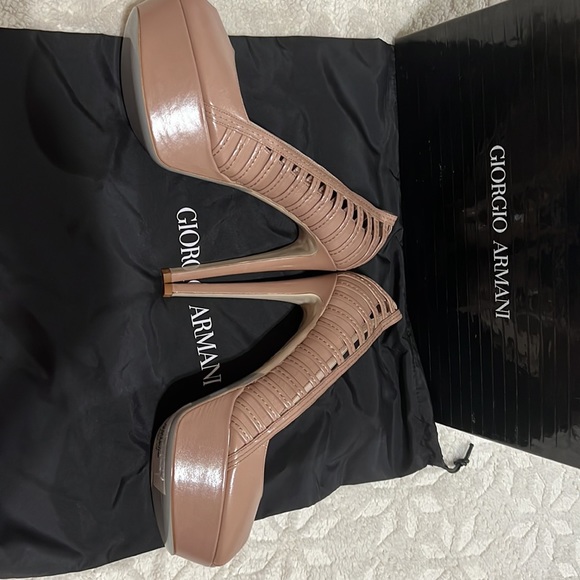 NIB Giorgio Armani Platform Pumps size 36 1/2 - Picture 5 of 7